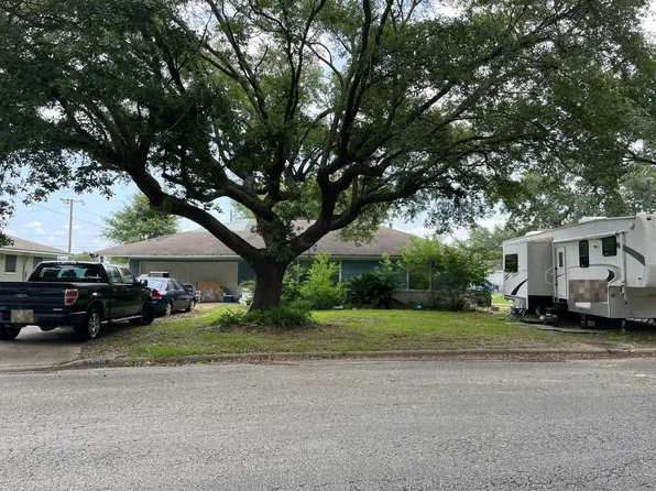 3836 Lexington Ave, Port Arthur, TX 77642