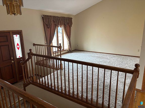 3rd image of 1809 S Remington Cir