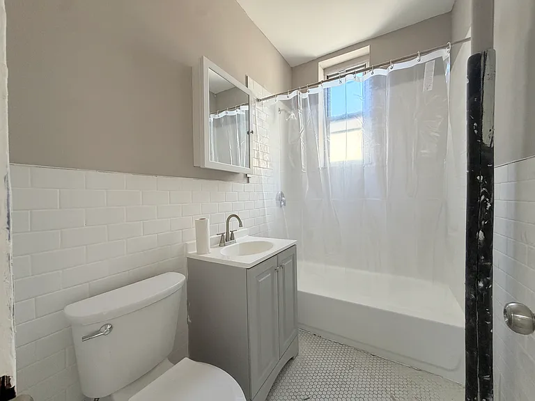 245 McClellan St #3E — Photo 11