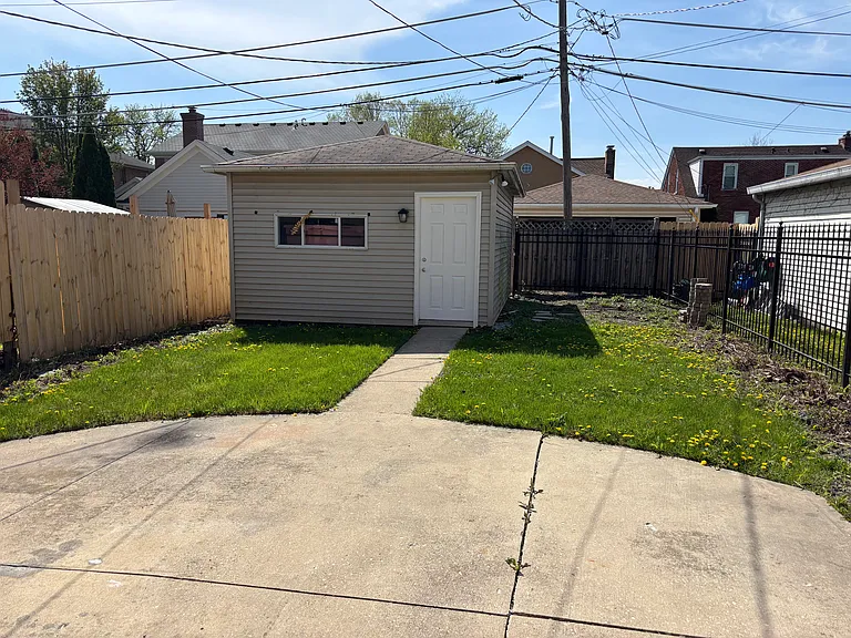 N Kimball Ave — Photo 10