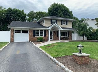 103 Fifty Acre Rd S, Smithtown, NY 11787