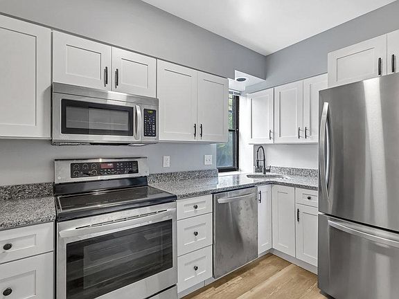 5th image of 5578 Waterman Blvd #1W