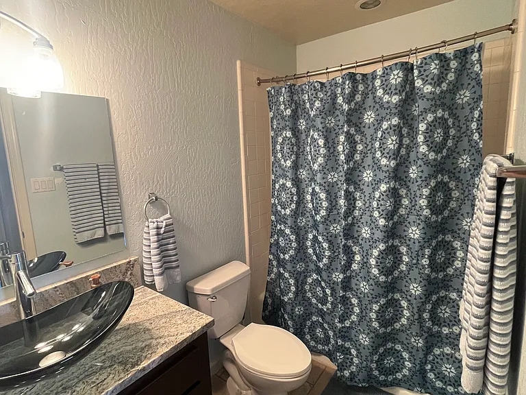 2nd Bathroom