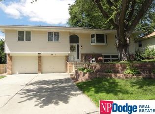 2810 Greensboro Ave, Bellevue, NE 68005