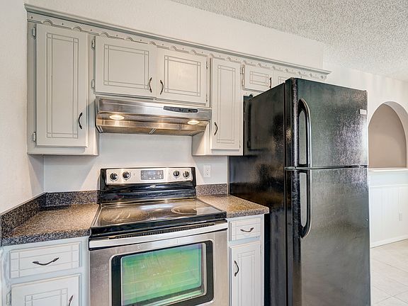 2nd image of 1100 Glenwood Dr