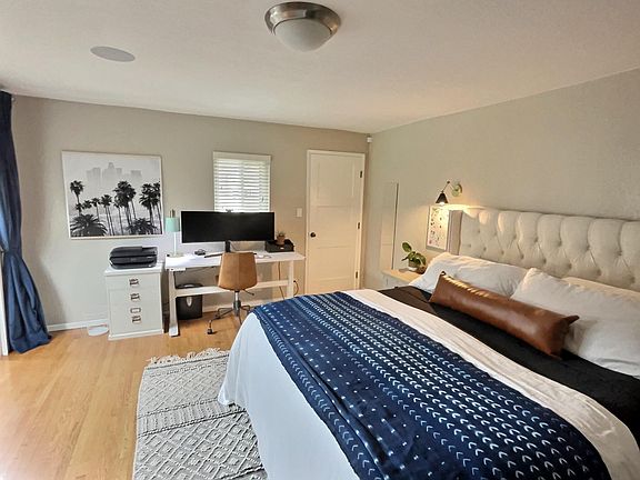 4th image of 408 W 64th Pl