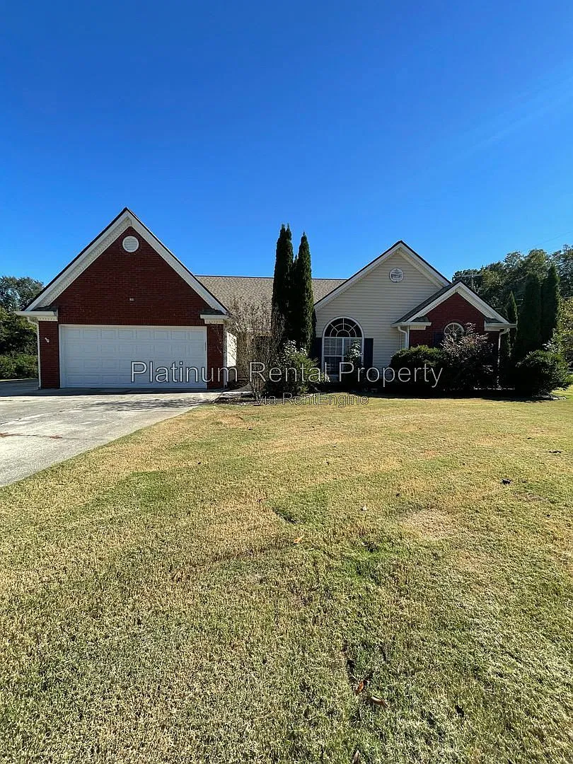 3 bed, 2.0 bath, 2235 sqft, $1,995 — Photo 1