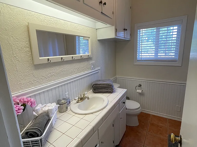 450 SE Reed Market Rd — Photo 18