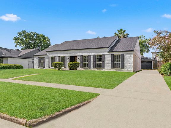 2nd image of 5411 Ariel St