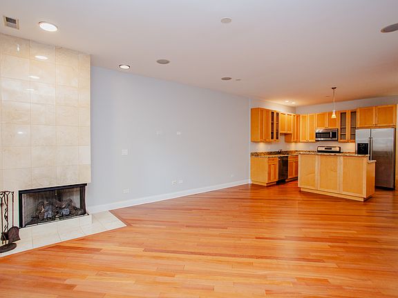 4th image of 2251 W Wabansia Ave APT 205