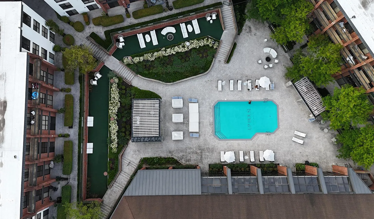 1 bed, 700 sqft, $1,900 — Photo 2