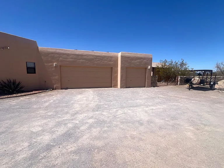 Superstition Dr — Photo 35