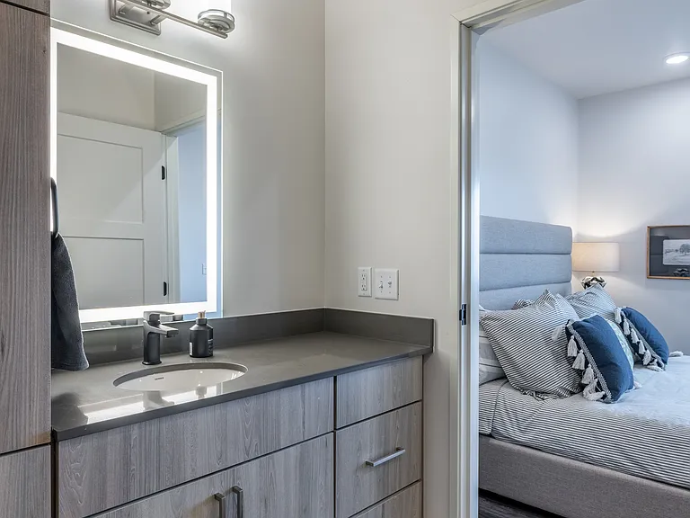 Confluence Apartments — Photo 24