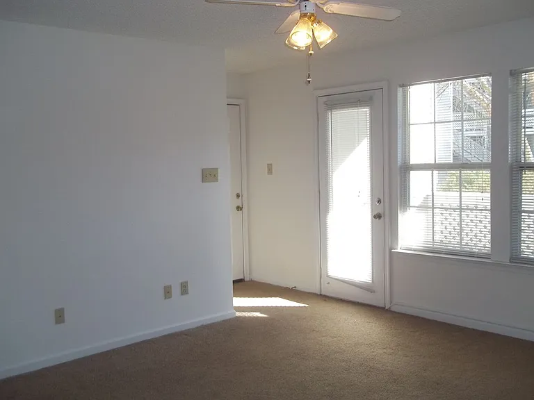 Featherstone Apartments at Kiln Creek — Photo 70