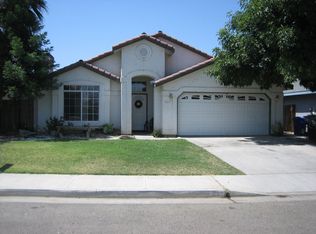 711 W Parkway Dr, Porterville, CA 93257
