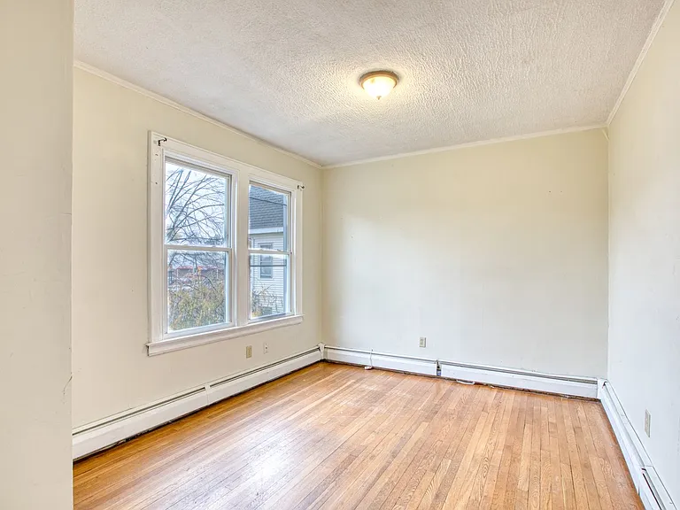 429 New Britain Ave #2 — Photo 15