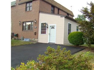 102 W Garrison Rd, Brookhaven, PA 19015