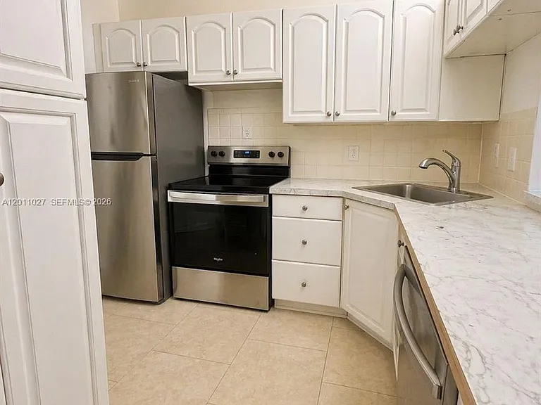 1110 Green Pine Blvd #C1 — Photo 9