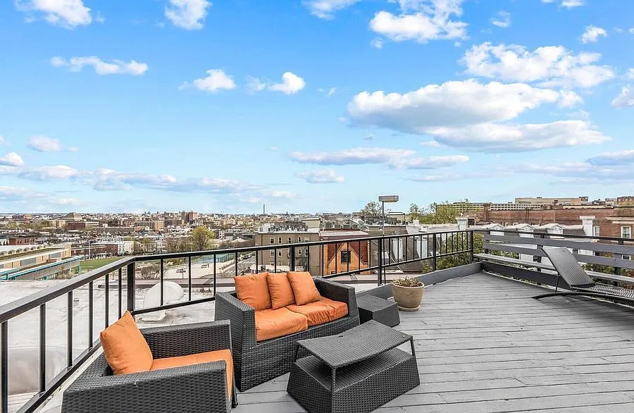 Stylish Studio in Adams Morgan! Amazing Location! — Photo 4