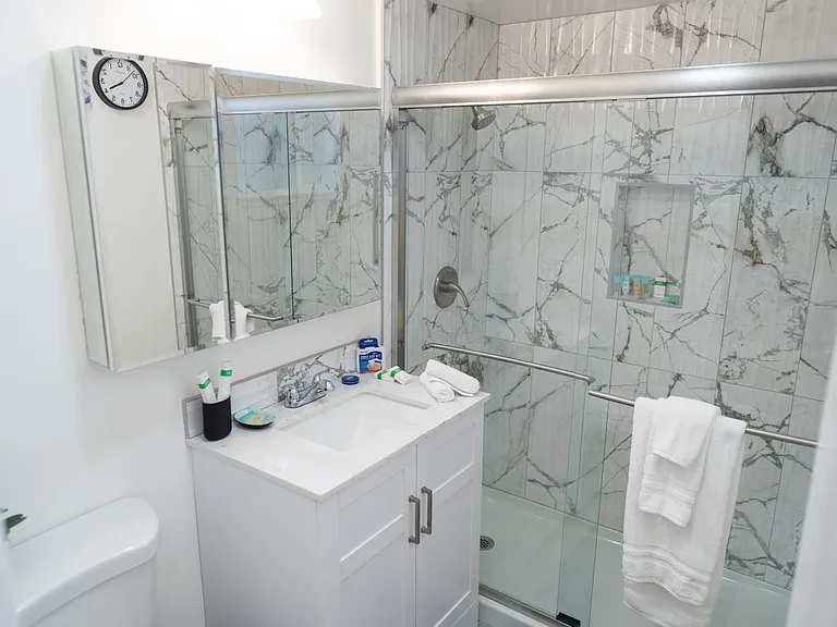 1406 W Roberta Ave — Photo 7
