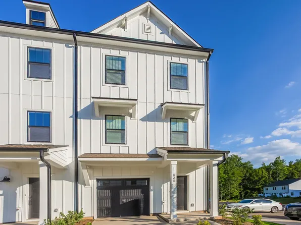 11828 Avocet St, Charlotte, NC 28215