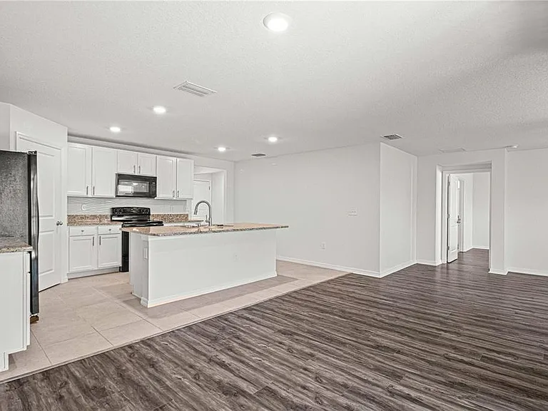 8687 SW 49th Ter — Photo 10