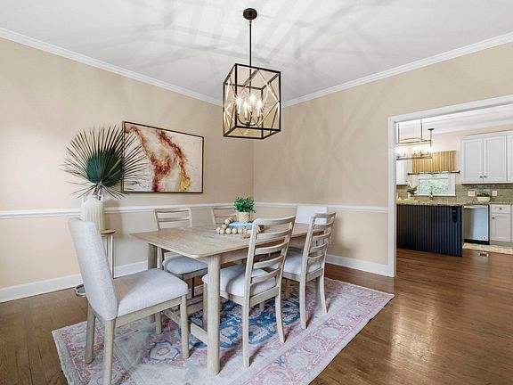 3rd image of 2 Copperfield Ct