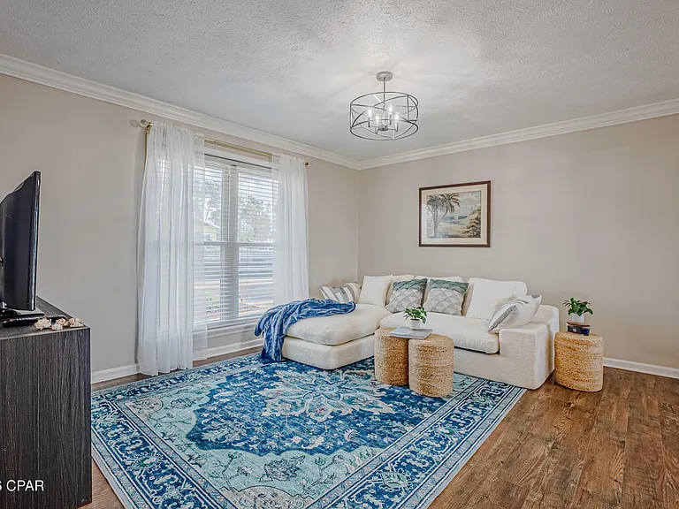 3015 Stanford Rd — Photo 4