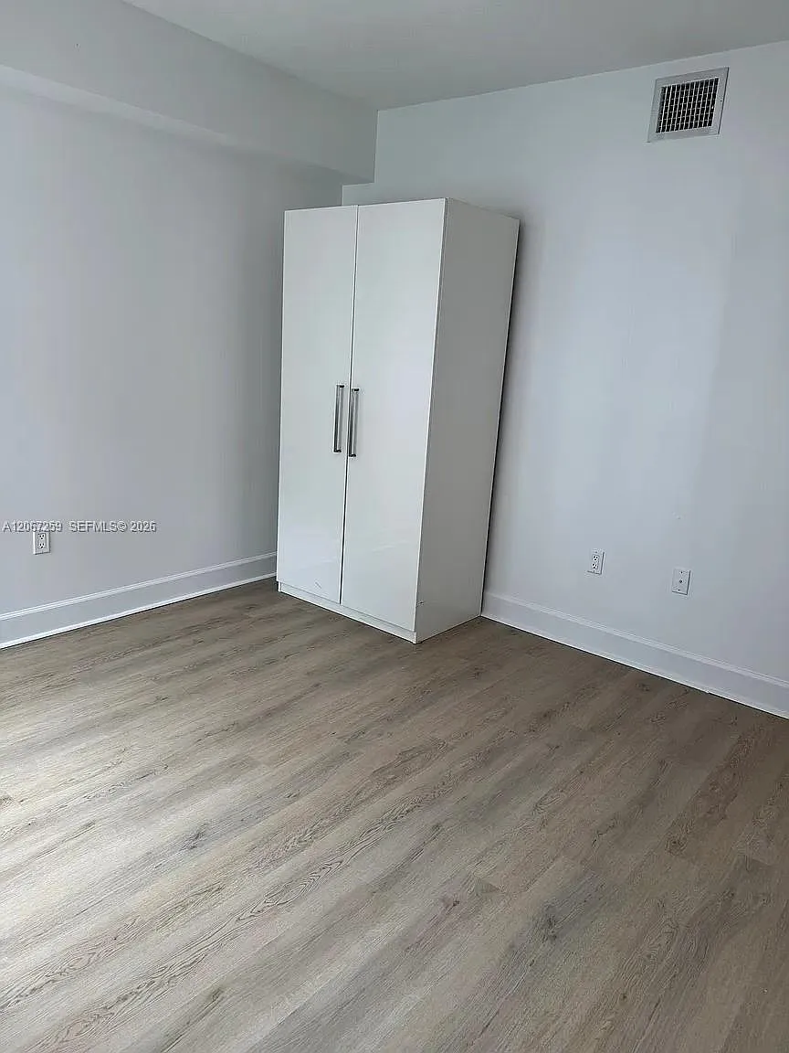 Bahia Biscayne Condo — Photo 2
