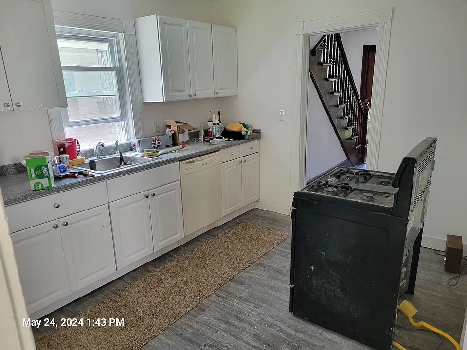 75 Woodside Ave