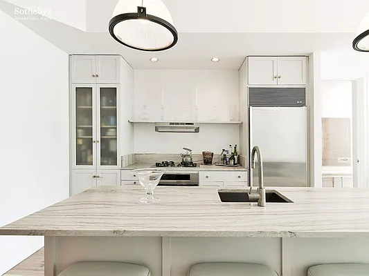 Rented by Sotheby's International Realty | media 21