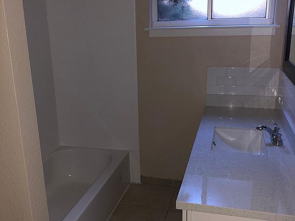 3rd image of 736 Opal Dr APT 1