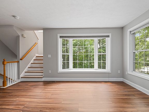 3rd image of 36 Georgetown Dr