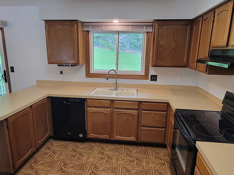 5208 Ascot Cir — Photo 10