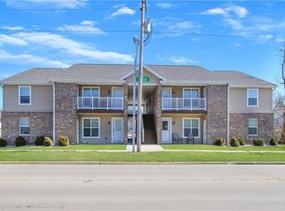 1919 9th St, Charleston, IL 61920