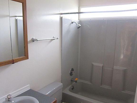 Bright & Roomy Bathroom