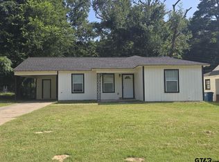 412 Lindsey St, Daingerfield, TX 75638