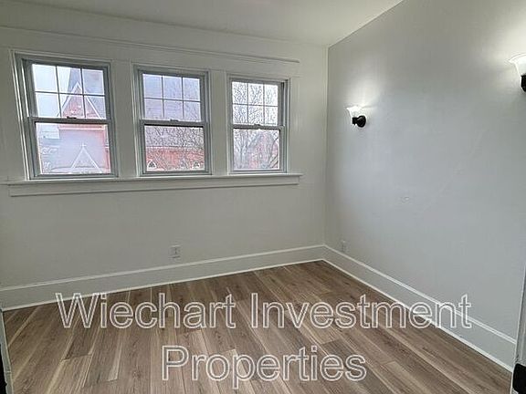 4th image of 201 S Blackhoof St