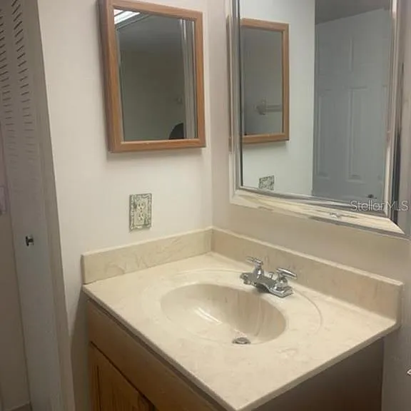 498 Club Dr — Photo 16
