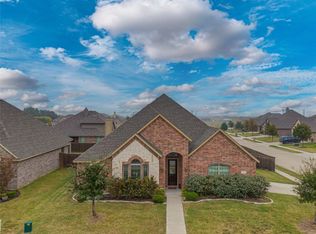 442 Whispering Willow Dr, Midlothian, TX 76065