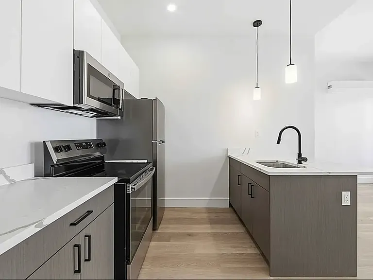 89-25 162nd St #608 — Photo 8