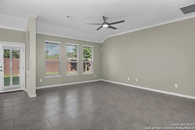 4 bed, 3.5 bath, 2770 sqft, $2,750 — Photo 4