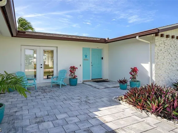 1432 Wellington Ct, Cape Coral, FL 33904