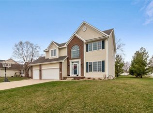 2610 NW Parkridge Dr, Ankeny, IA 50023