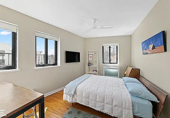 4th image of 210 6th Ave APT 6E