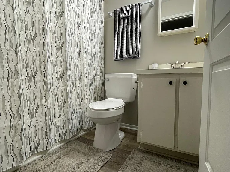 140 Wood Street — Photo 10