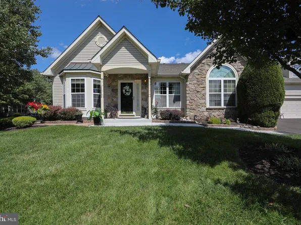 38 Shady Brook Dr #66, Langhorne, PA 19047