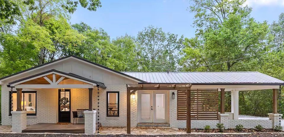 1st image of 2422 Corral Rd #1
