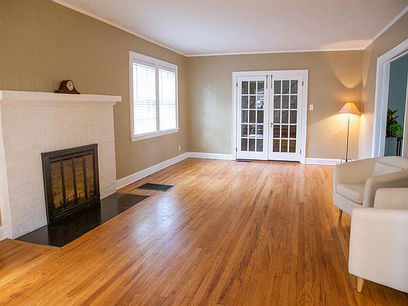 2nd image of 2424 N Park Blvd