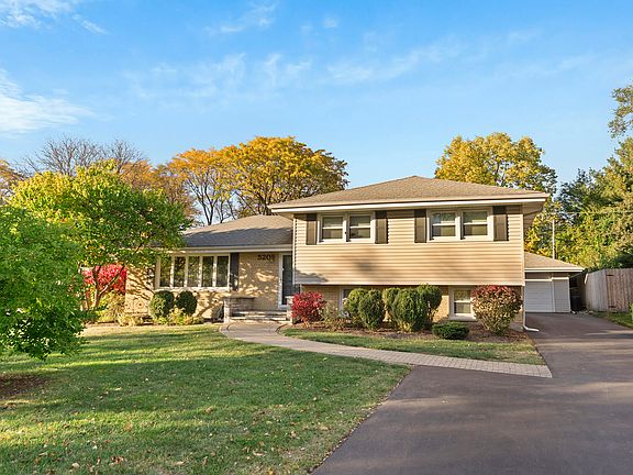 3rd image of 520 Bunning Dr